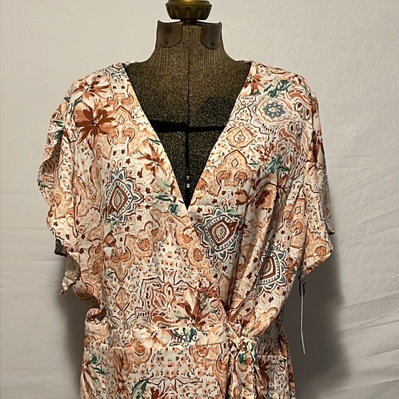 NWT DEX FLORAL WRAP DRESS 2X - Picture 4 of 16